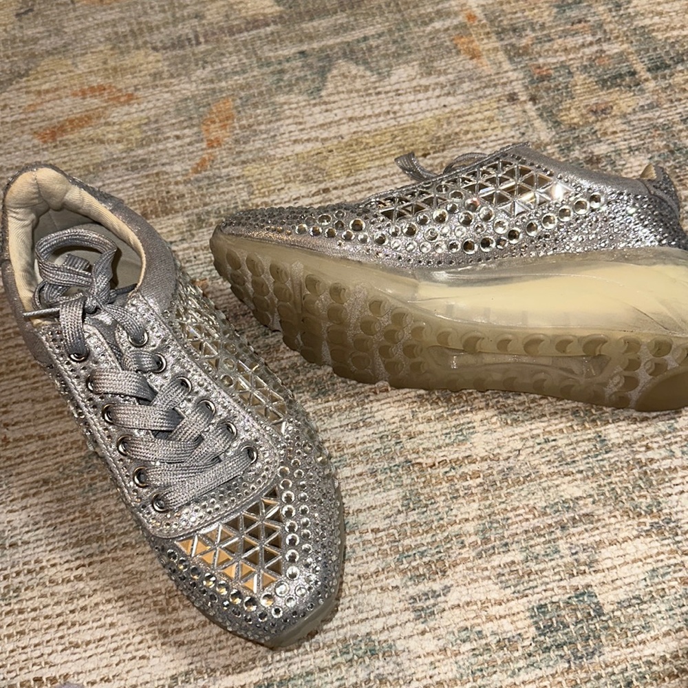 Steve Madden Carissa rhinestone sneakers shoes 7